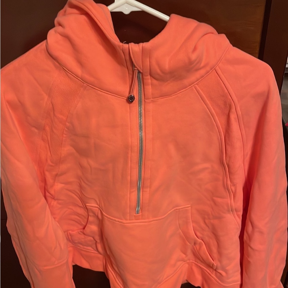 1/2 zip scuba lululemon completely sold out color- waist length